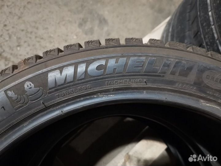 Michelin X-Ice North 275/40 R21 и 305/35 R21
