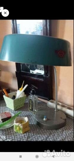 Настольная лампа