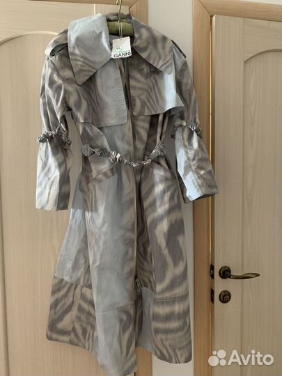 Плащ женский