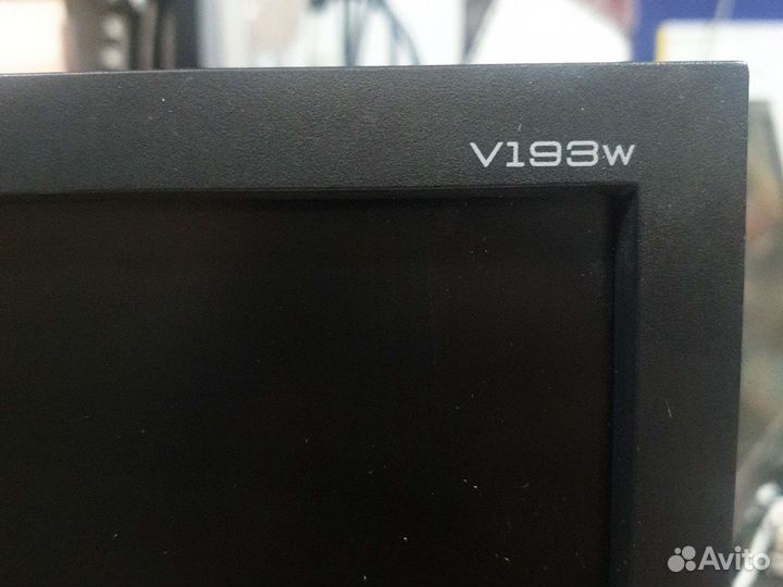 ЖК монитор 19