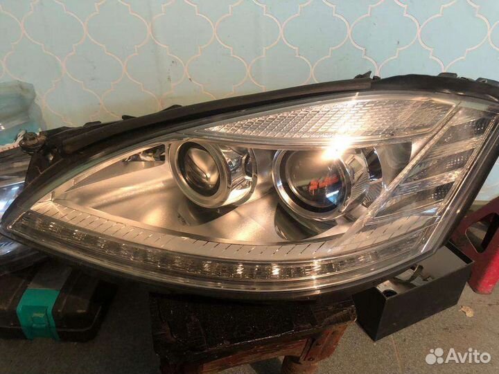 Фары 221рейстайлинг,левая от 2010г