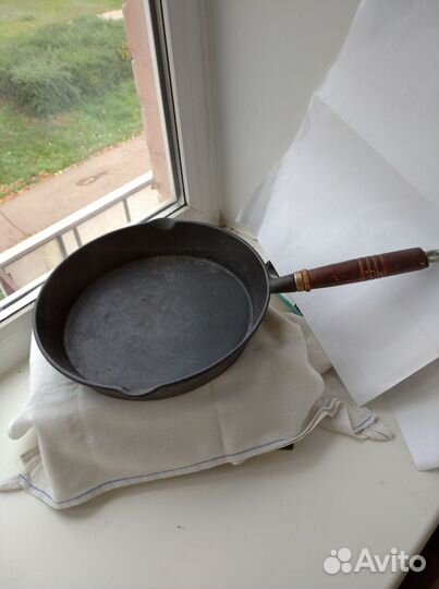 Чугунная сковорода
