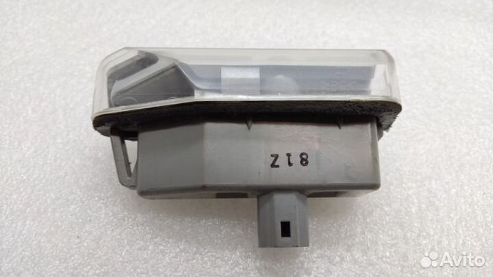 Плафон подсветки номера правый Lexus Is250 XE20