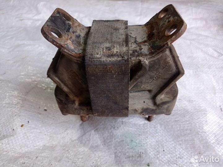 Подушка кпп Коробки задняя