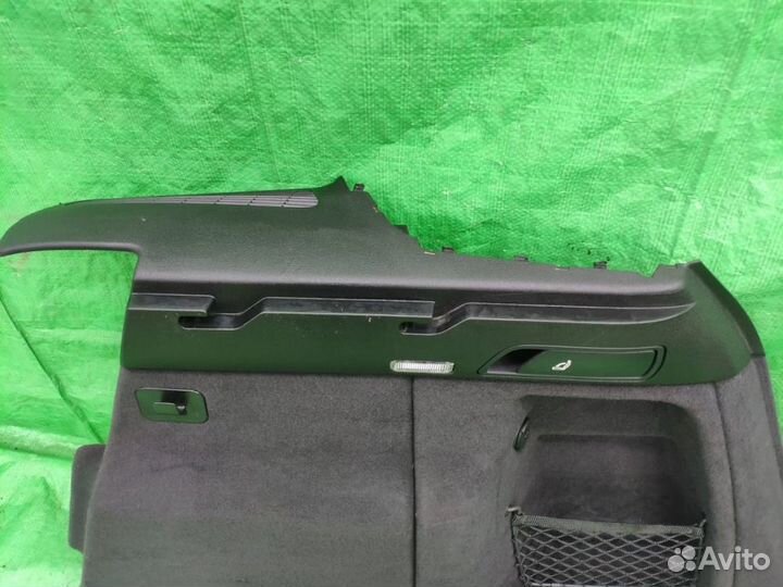 Обшивка багажника задняя правая Audi Q5 2008-2017