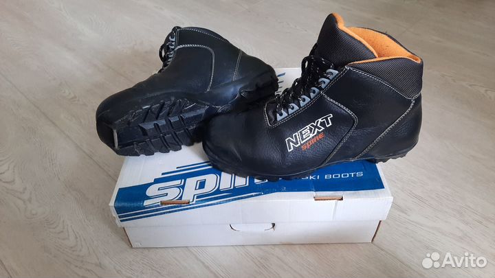 Лыжные ботинки 39 и 42, NNN