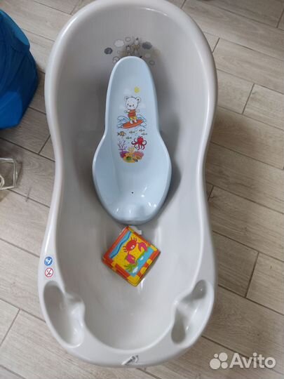 Ванночка для купания новорожденного с горкой