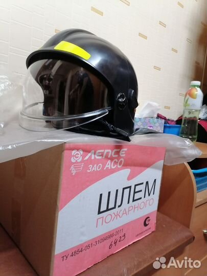 Шлем каска пожарного