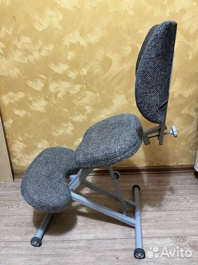 Коленный стул со спинкой