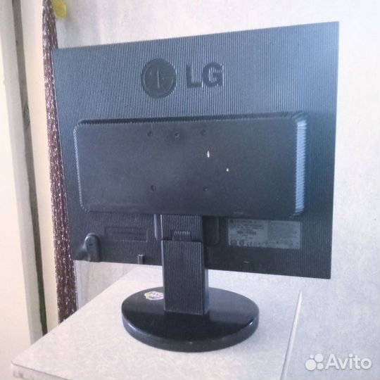 Монитор LG flatron l1953s