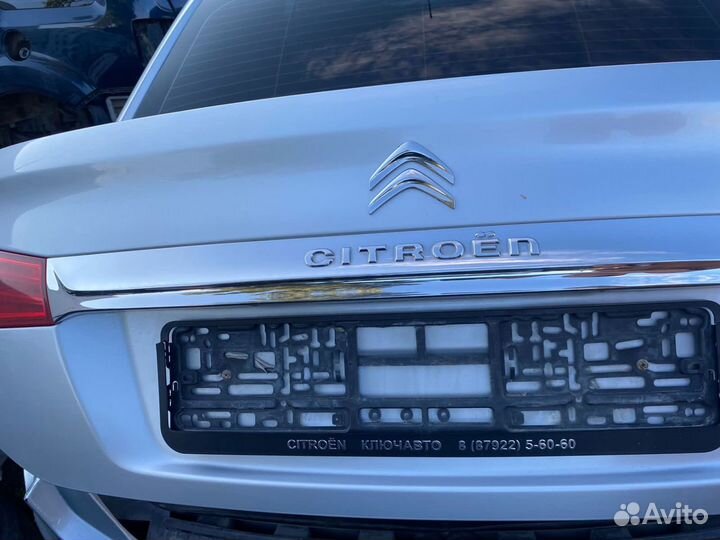 Накладка крышки багажника Citroen C4 2