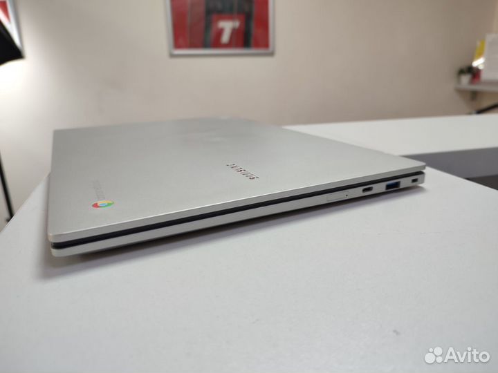 Ноутбук Samsung Galaxy ChromeBook Go Celeron