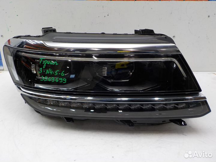 Фара правая Volkswagen Tiguan