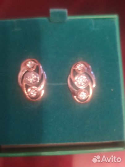 Золотые серьги