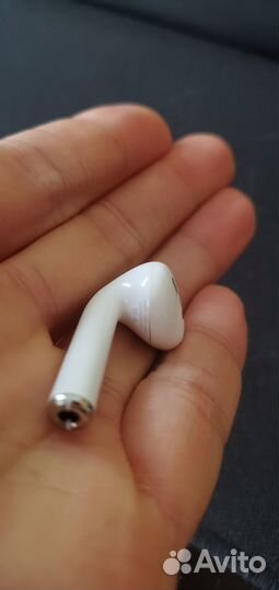 Наушник для AirPods 2 левый a2031 оригинал