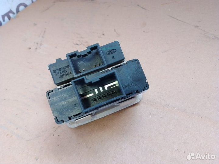 Кнопка открывания багажника Jaguar S-Type 3.0 2001