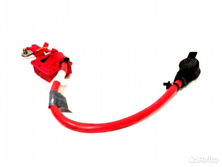 Плюсовой провод BMW F10