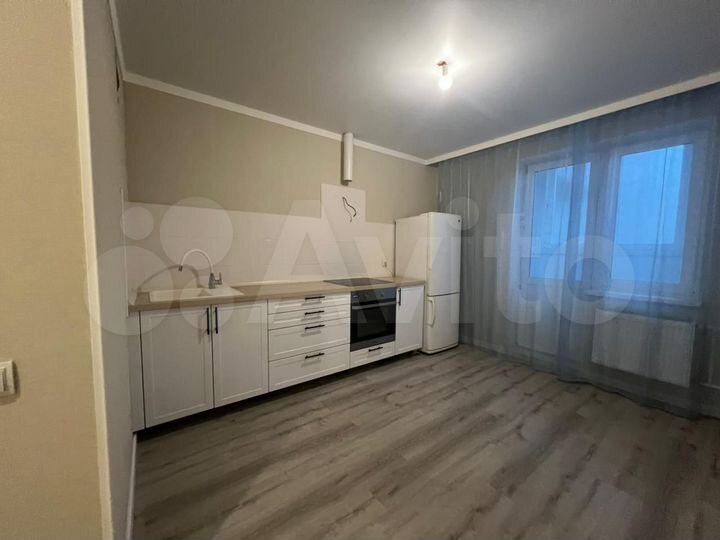 3-к. квартира, 76,4 м², 1/17 эт.