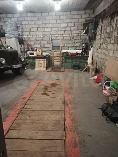 Гараж, > 30 м²