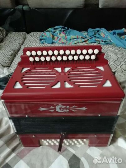 Выполняю авторские росписи на гармони и баяне