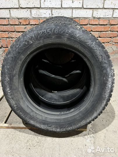 Gislaved NordFrost 100 SUV 235/65 R17