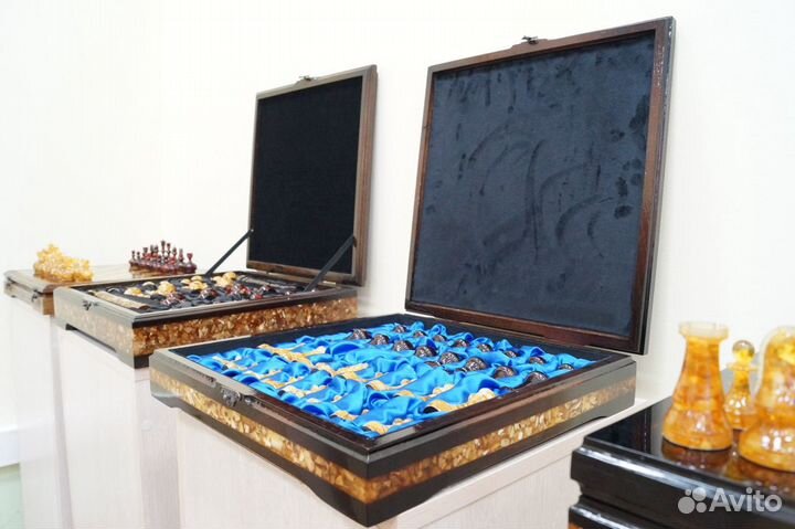 Шахматы из натурального янтаря