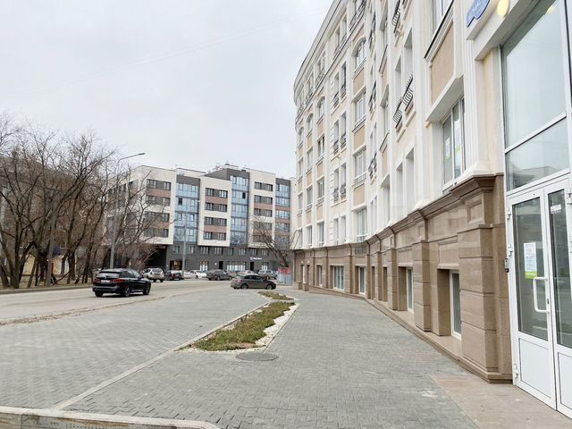 430 м², цоколь с окнами, 1 линия, 2 вх, новый дом