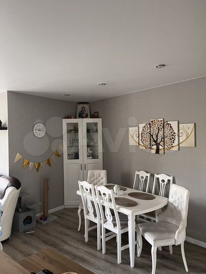 4-к. квартира, 90 м², 2/10 эт.