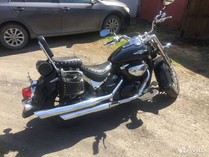 Suzuki Intruder 400