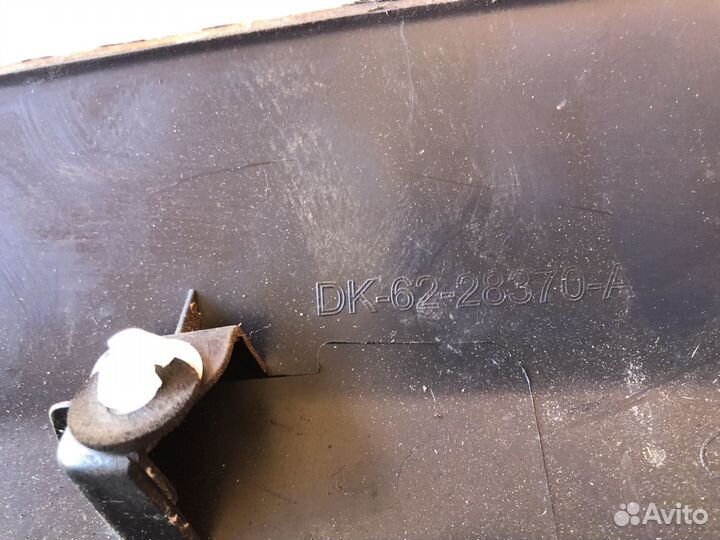 Накладка арки колеса правая Land Rover Sport 2 рес