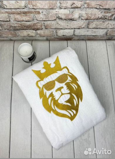 Халат с вышивкой