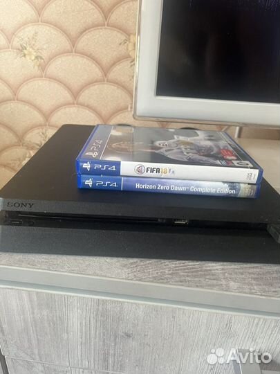 Sony playstation 4 slim