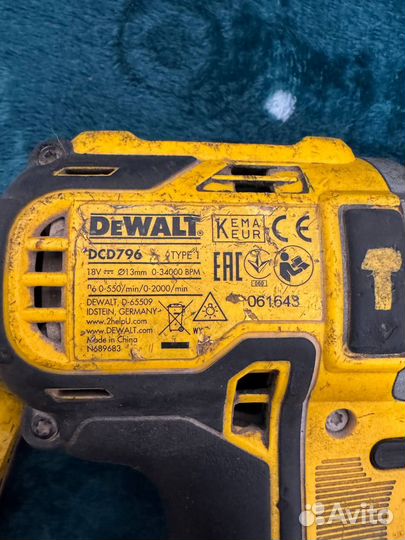 Шуруповерт Dewalt DCD796