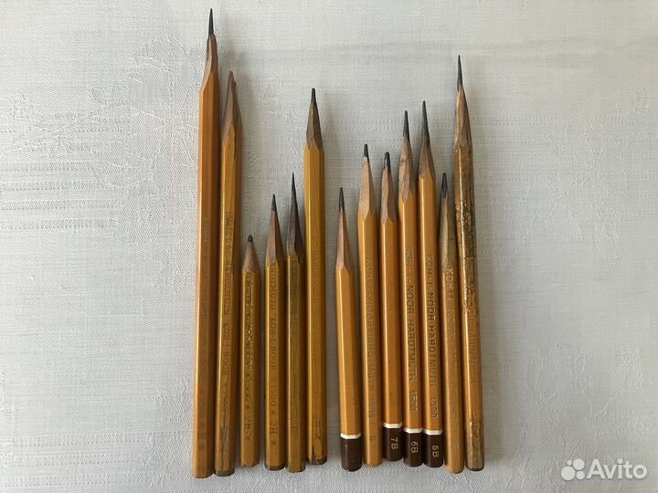 Простые карандаши Kooh-i-noor 13 штук разные