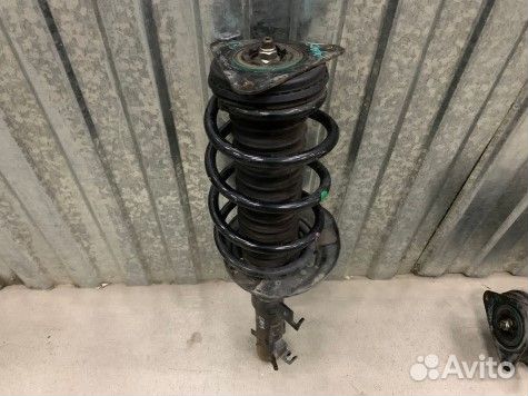 Амортизатор передний левый Nissan Qashqai J11