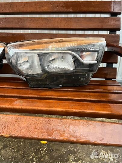 Правая фара на Весту