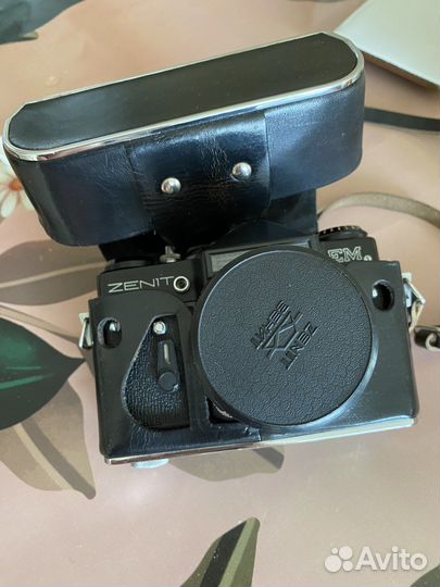 Плёночный фотоаппарат Zenit EM