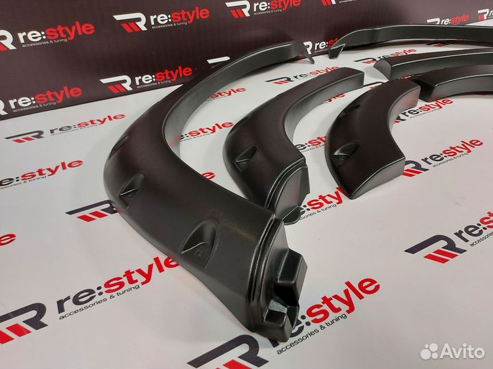 Фендера Toyota Land Cruiser 80 R1206