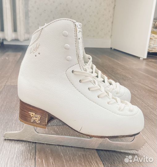 Фигурные коньки Risport electra light 210