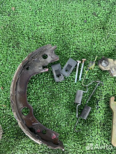 Механизм ручника задний правый Toyota Celica