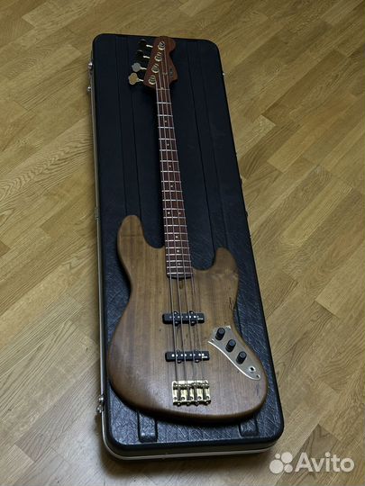 Басс гитара schecter
