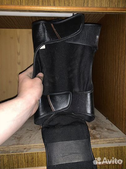 Защита на ноги для единоборств