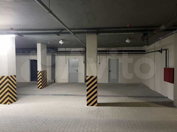 Машиноместо, 18 м²