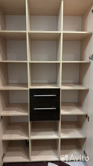 Шкаф с полками