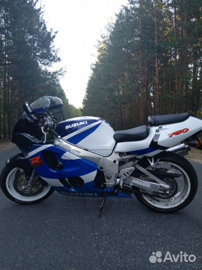 Suzuki GSX-R 750