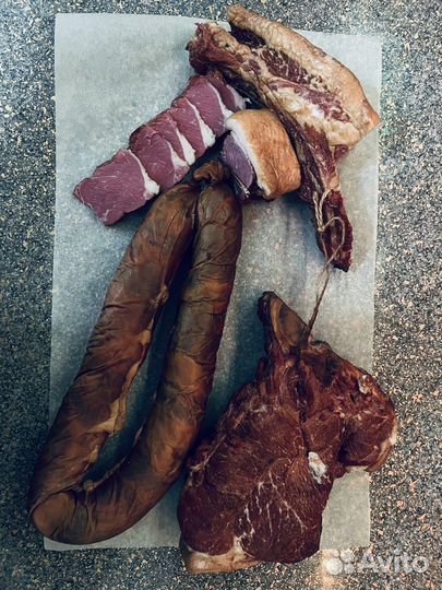 Мясо конина копченая