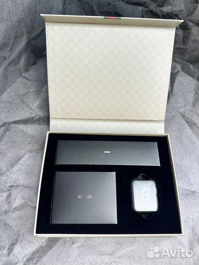 Watch 8 X Gucci