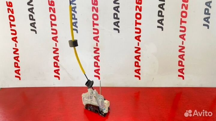 Замок двери задний левый Audi A6 C6 BDW 2.4