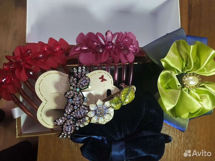 Заколки для волос (новое), в коробочке