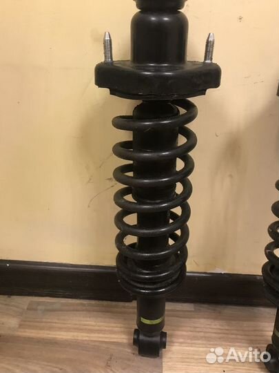 Задние Амортизаторы Mitsubishi Outlander 3